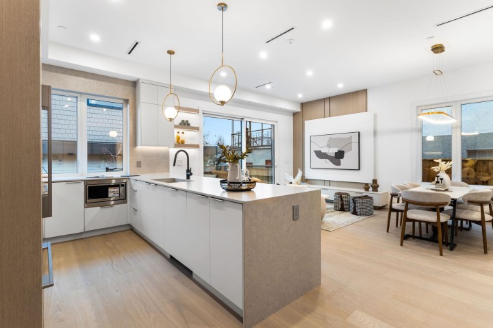 Photo 7 at 2 - 3275 Graveley Street, Renfrew VE, Vancouver East