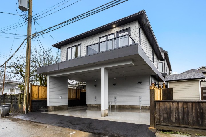 Photo 24 at 2 - 3275 Graveley Street, Renfrew VE, Vancouver East