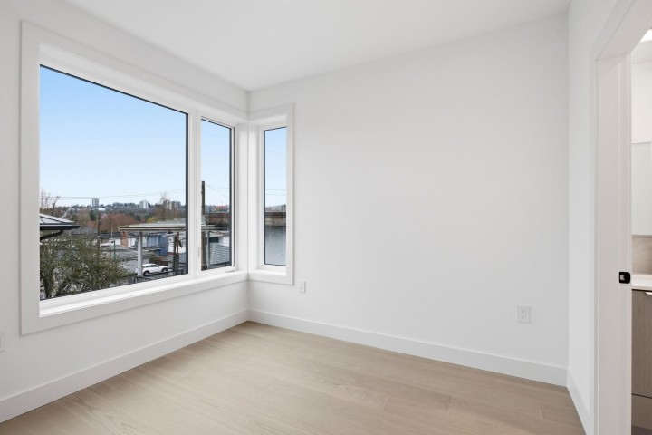 Photo 14 at 2 - 3275 Graveley Street, Renfrew VE, Vancouver East