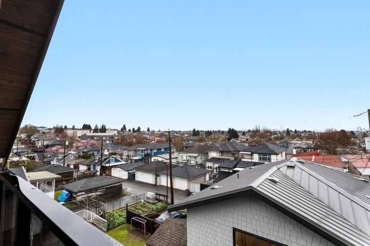 Photo 21 at 2 - 3275 Graveley Street, Renfrew VE, Vancouver East