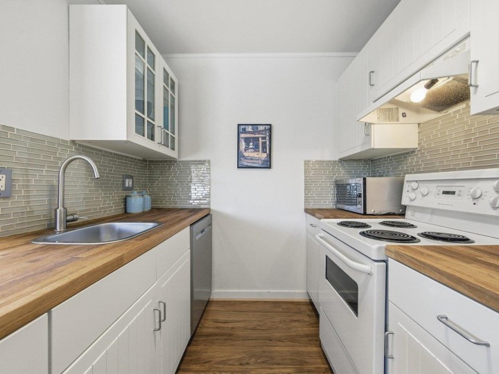 Photo 4 at 403 - 570 E 8th Avenue, Mount Pleasant VE, Vancouver East