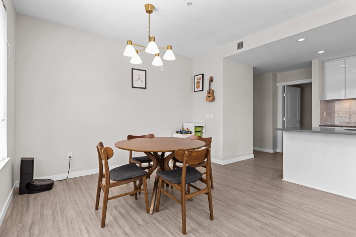 Photo 6 at 212 - 2663 Library Lane, Lynn Valley, North Vancouver