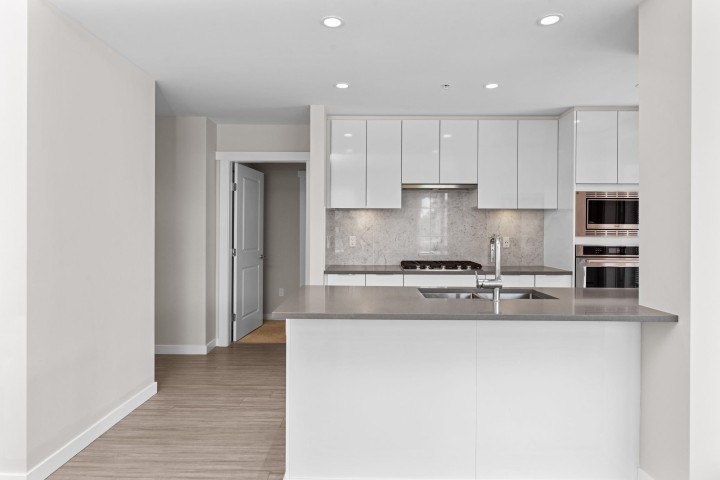 Photo 11 at 212 - 2663 Library Lane, Lynn Valley, North Vancouver