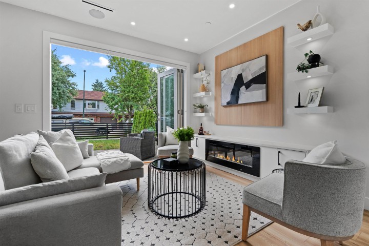 Photo 5 at 2371 Adanac Street, Hastings, Vancouver East