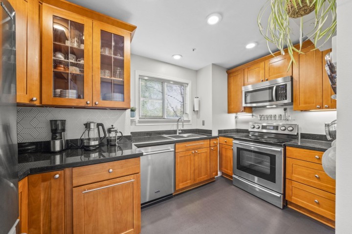 Photo 1 at 204 - 1883 E 10th Avenue, Grandview Woodland, Vancouver East