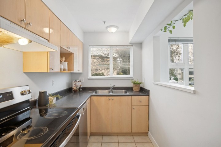 Photo 12 at 201 - 1099 W 71st Avenue, Marpole, Vancouver West