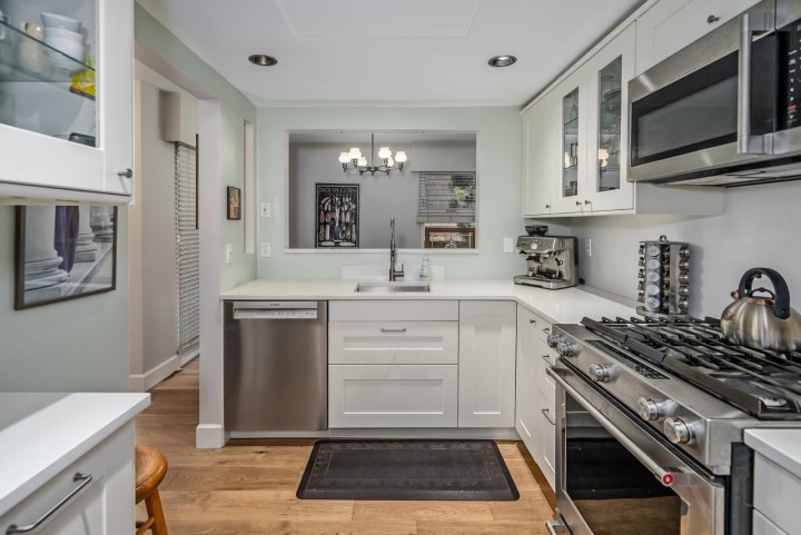 Photo 13 at 2413 W 5th Avenue, Kitsilano, Vancouver West