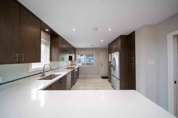 Photo 9 at 3063 Rosemont Drive, Fraserview VE, Vancouver East
