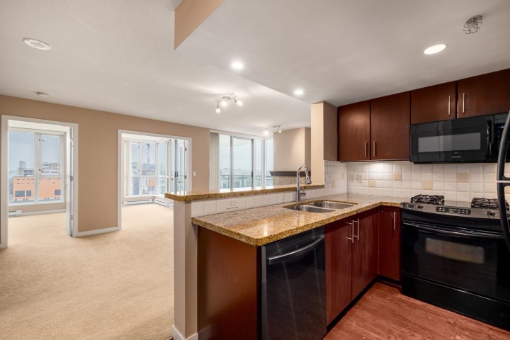 Photo 4 at 1703 - 120 Milross Avenue, Downtown VE, Vancouver East