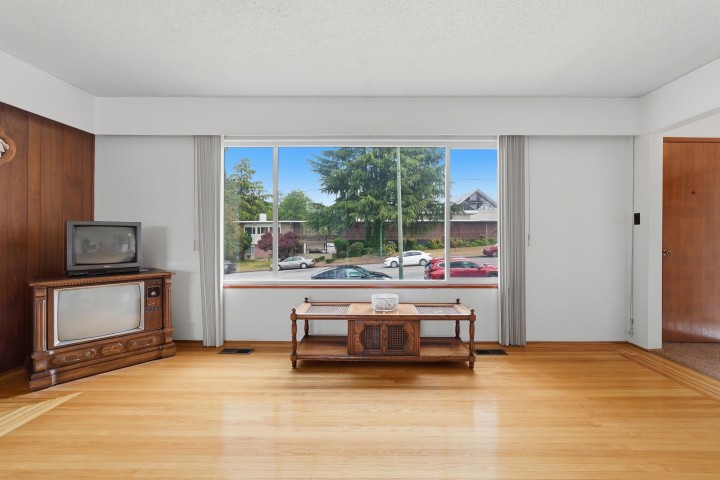 Photo 9 at 3063 Renfrew Street, Renfrew Heights, Vancouver East