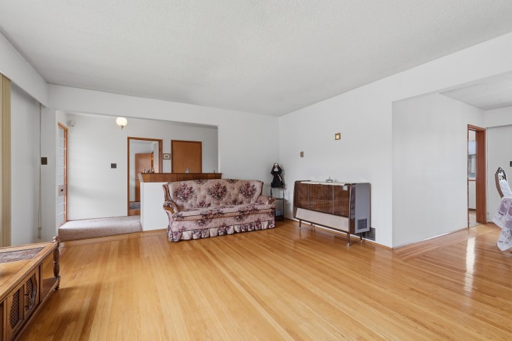 Photo 10 at 3063 Renfrew Street, Renfrew Heights, Vancouver East