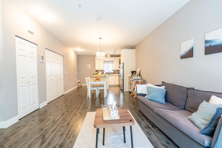 Photo 6 at 205 - 2263 Triumph Street, Hastings, Vancouver East