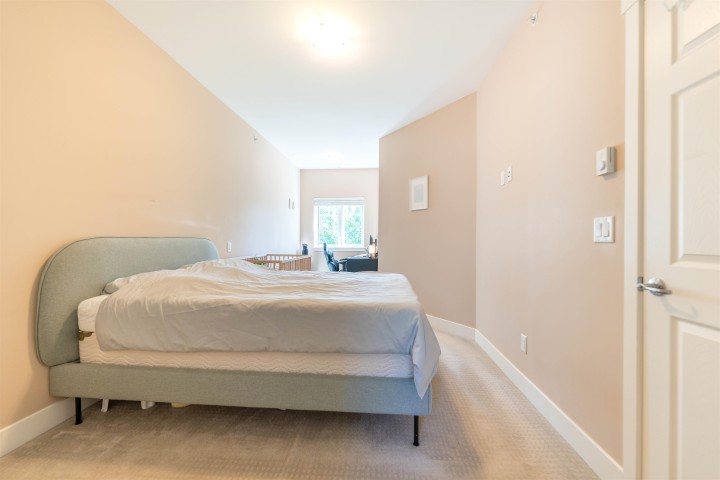 Photo 15 at 205 - 2263 Triumph Street, Hastings, Vancouver East