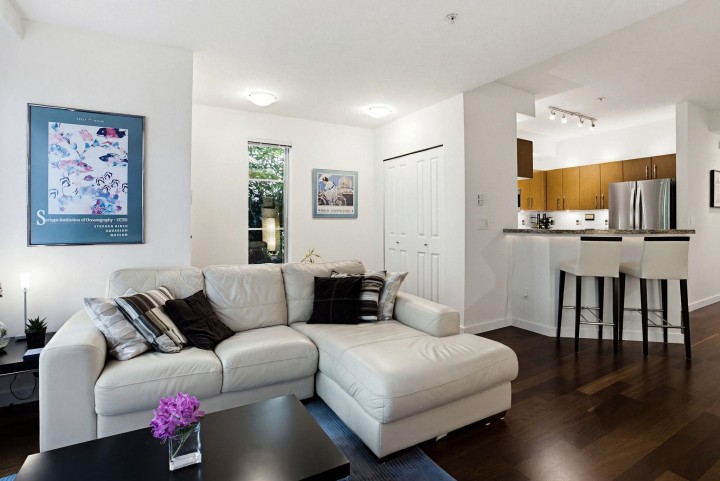 Photo 4 at 6230 Logan Lane, University VW, Vancouver West