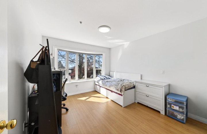 Photo 18 at 535 E 53rd Avenue, South Vancouver, Vancouver East