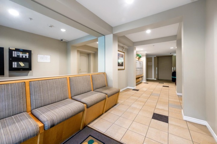 Photo 2 at 105 - 988 W 54th Avenue, South Cambie, Vancouver West