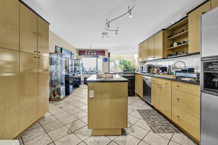 Photo 12 at 4582 Woodgreen Court, Cypress Park Estates, West Vancouver