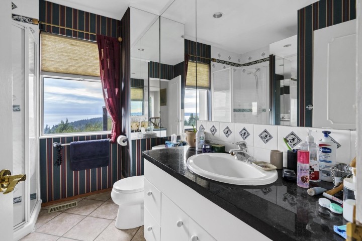 Photo 22 at 4582 Woodgreen Court, Cypress Park Estates, West Vancouver