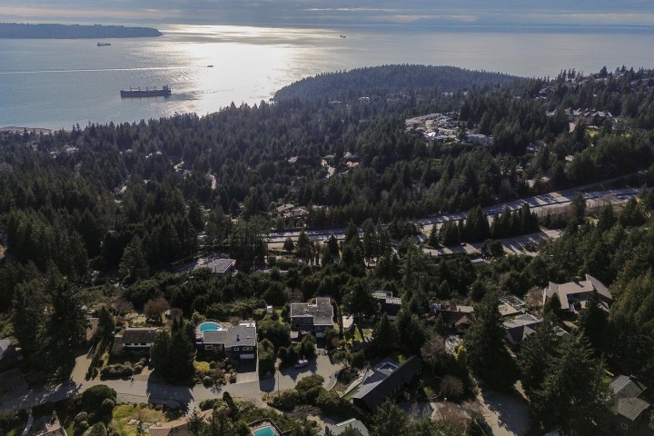 Photo 1 at 4582 Woodgreen Court, Cypress Park Estates, West Vancouver