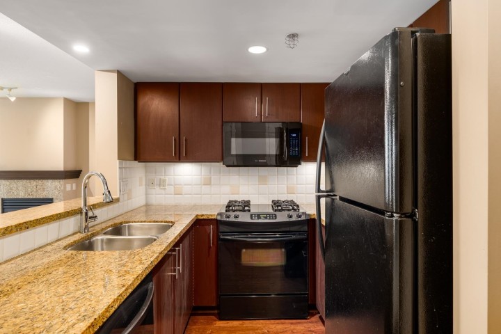 Photo 3 at 803 - 120 Milross Avenue, Downtown VE, Vancouver East