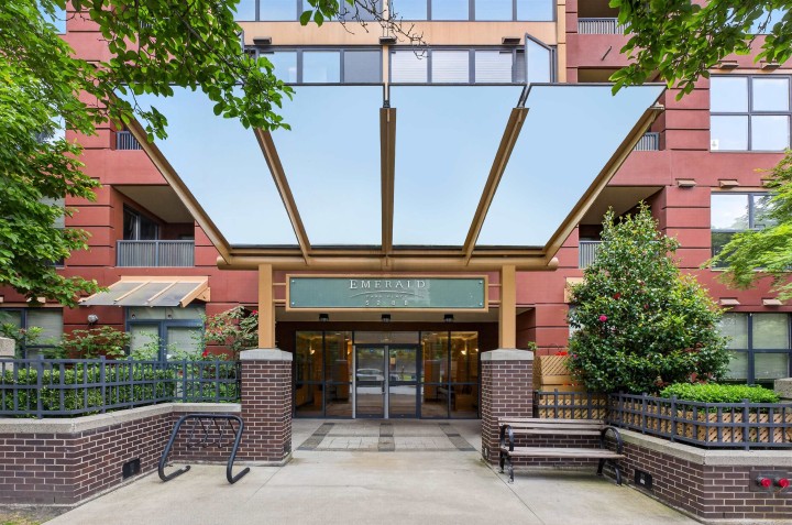 Photo 2 at 702 - 5288 Melbourne Street, Collingwood VE, Vancouver East