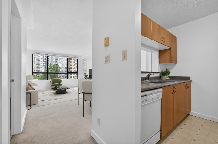 Photo 6 at 702 - 5288 Melbourne Street, Collingwood VE, Vancouver East