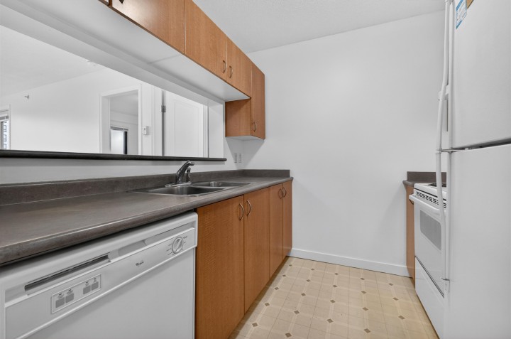 Photo 12 at 702 - 5288 Melbourne Street, Collingwood VE, Vancouver East