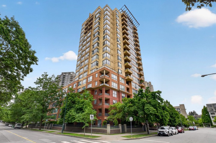 Photo 3 at 702 - 5288 Melbourne Street, Collingwood VE, Vancouver East