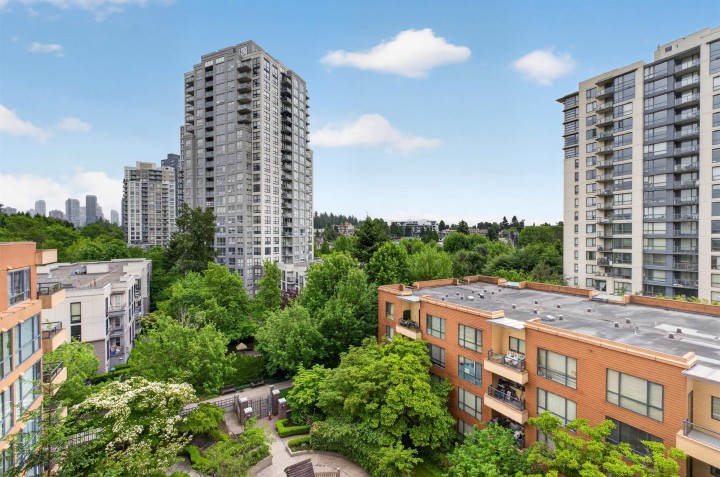 Photo 4 at 702 - 5288 Melbourne Street, Collingwood VE, Vancouver East