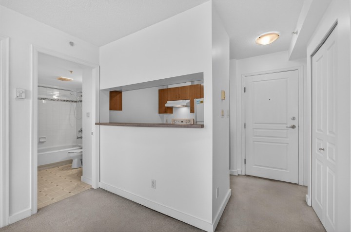 Photo 8 at 702 - 5288 Melbourne Street, Collingwood VE, Vancouver East