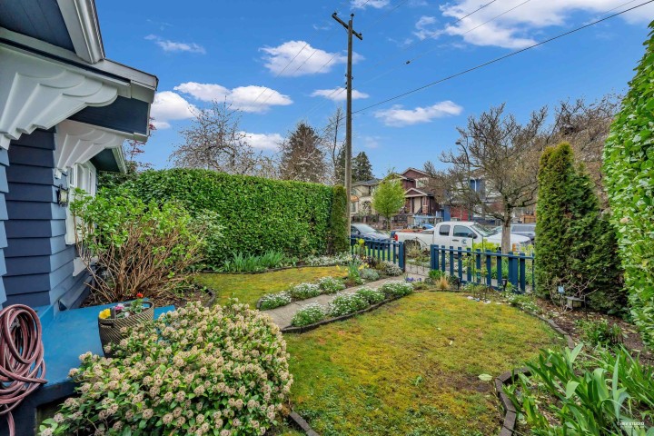 Photo 13 at 378 E 59th Avenue, South Vancouver, Vancouver East
