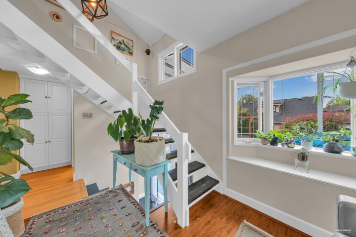 Photo 5 at 378 E 59th Avenue, South Vancouver, Vancouver East