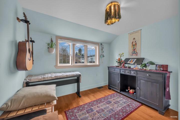 Photo 9 at 378 E 59th Avenue, South Vancouver, Vancouver East