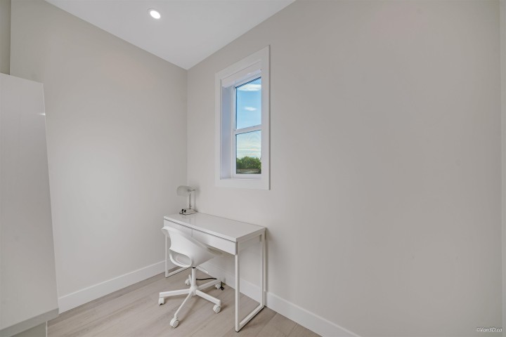 Photo 11 at 2558 William Street, Renfrew VE, Vancouver East