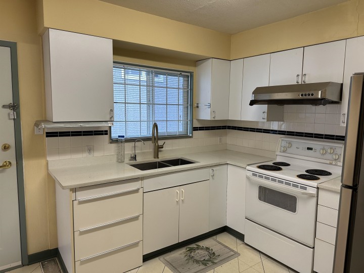 Photo 4 at 7223 Gladstone Street, Fraserview VE, Vancouver East