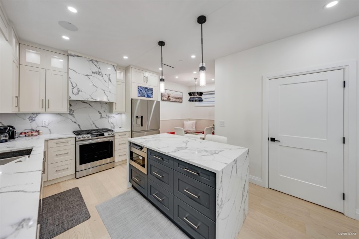 Photo 12 at 1 - 683 W 19th Avenue, Cambie, Vancouver West