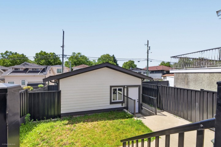Photo 13 at 6749 Knight Street, South Vancouver, Vancouver East