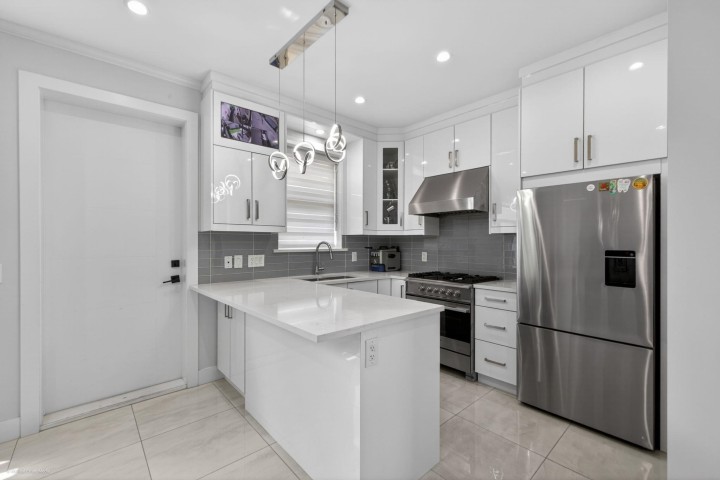 Photo 7 at 6749 Knight Street, South Vancouver, Vancouver East