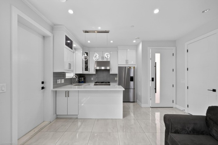 Photo 8 at 6749 Knight Street, South Vancouver, Vancouver East