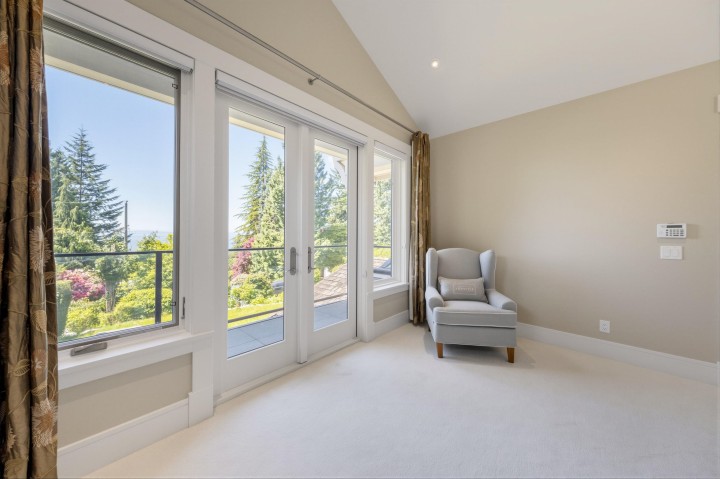 Photo 18 at 2645 Rosebery Avenue, Queens, West Vancouver