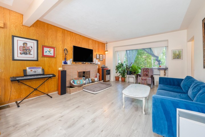 Photo 3 at 3627 W 7th Avenue, Kitsilano, Vancouver West
