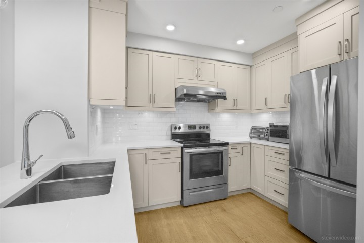 Photo 3 at 13 - 2717 Horley Street, Collingwood VE, Vancouver East