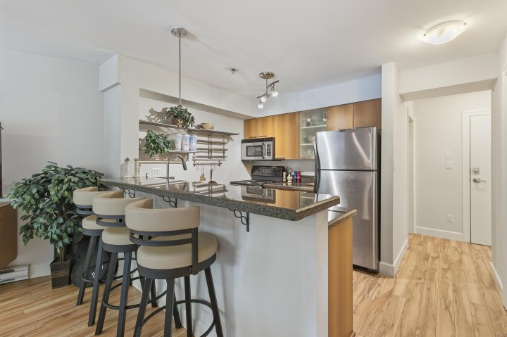 Photo 9 at 201 - 1718 Venables Street, Grandview Woodland, Vancouver East