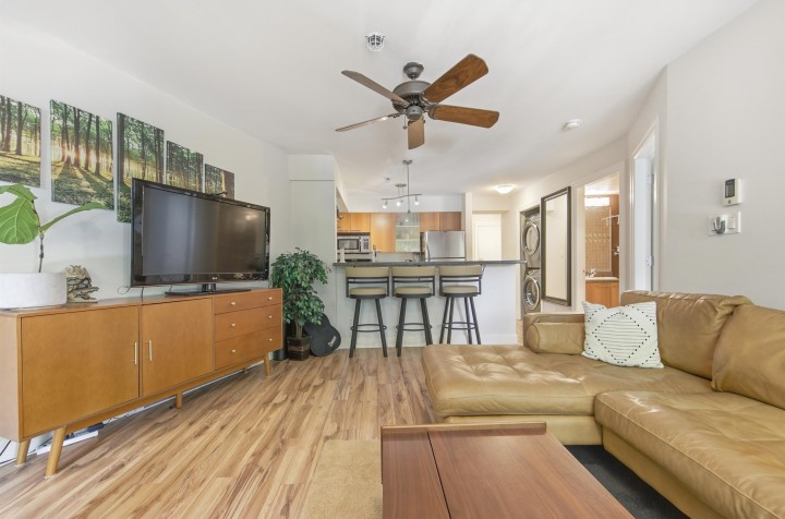 Photo 4 at 201 - 1718 Venables Street, Grandview Woodland, Vancouver East