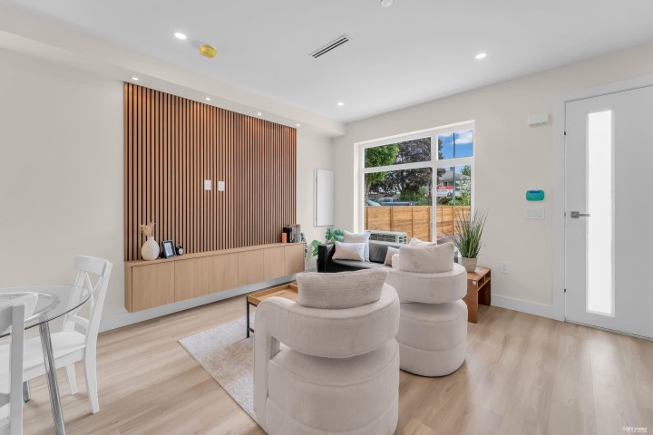 Photo 7 at 1 - 5779 Clarendon Street, Killarney VE, Vancouver East