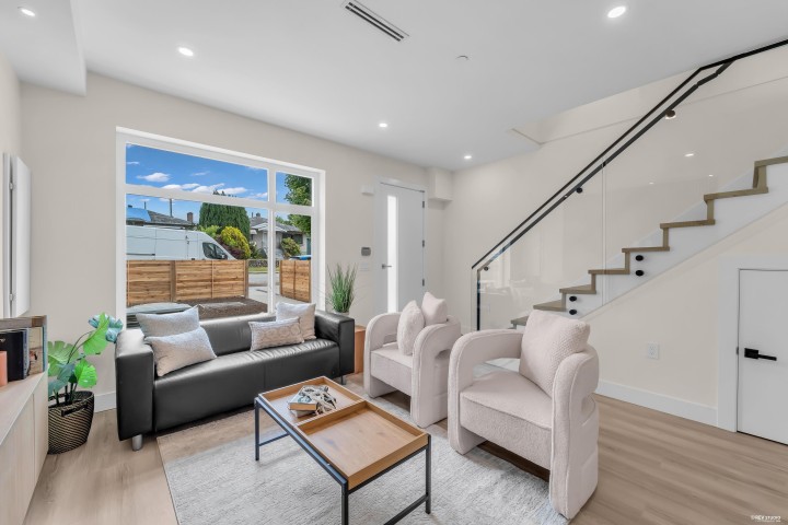 Photo 5 at 1 - 5779 Clarendon Street, Killarney VE, Vancouver East