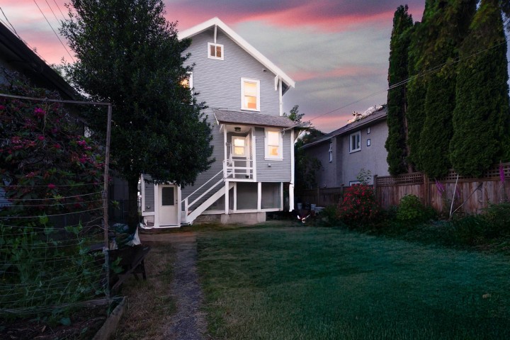 Photo 3 at 2528 Adanac Street, Renfrew VE, Vancouver East