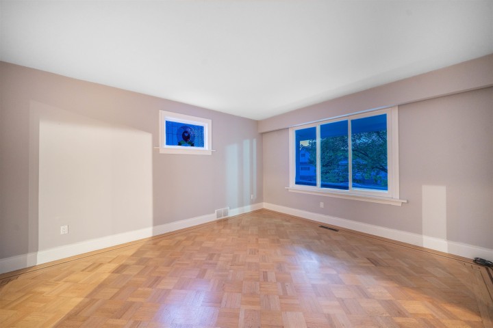 Photo 9 at 2528 Adanac Street, Renfrew VE, Vancouver East