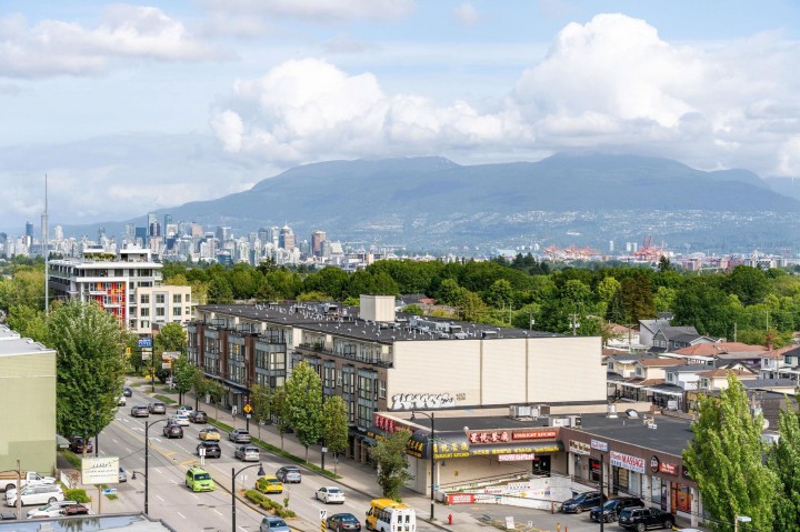 Photo 12 at 810 - 4815 Eldorado Mews, Collingwood VE, Vancouver East