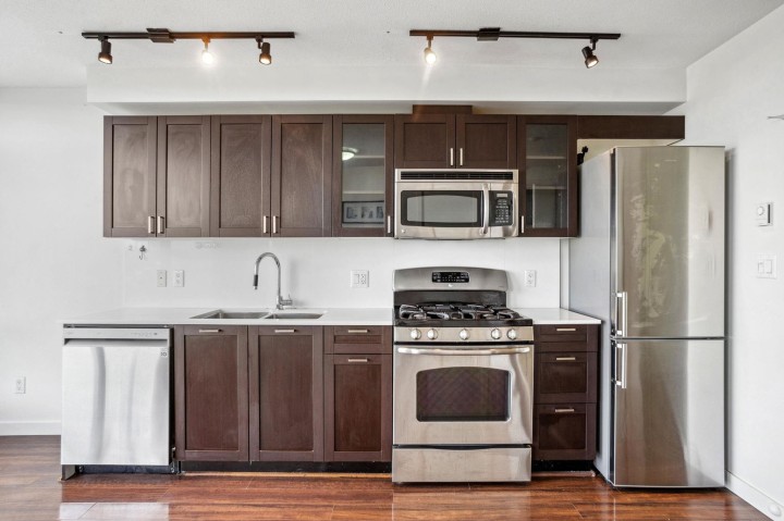Photo 4 at 810 - 4815 Eldorado Mews, Collingwood VE, Vancouver East